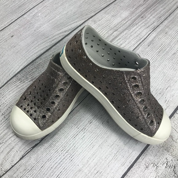 Sparkly Silver Natives Size 10 (little kid)